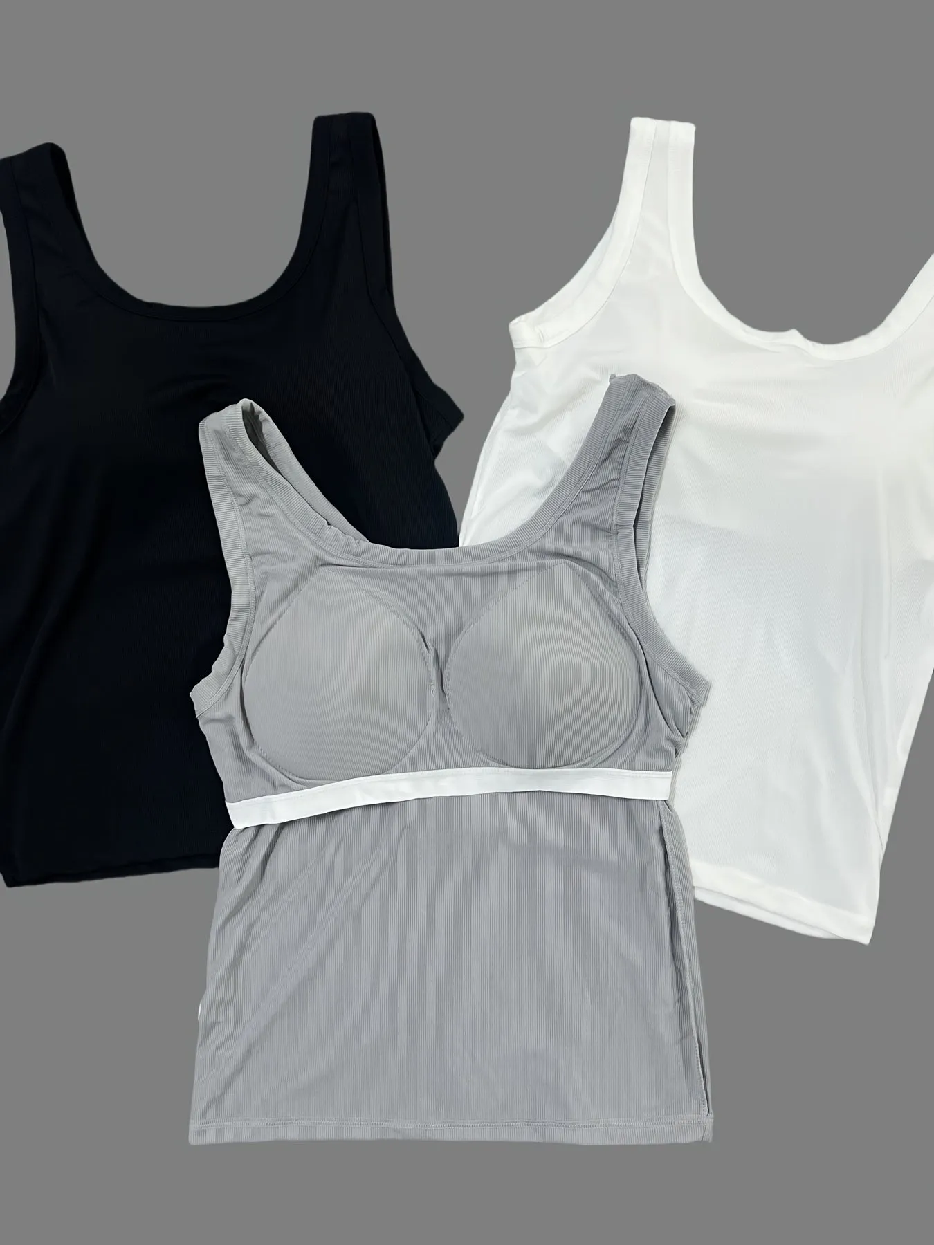 3-Piece Plus Size Ribbed Sleeveless Tank Tops with Built-In Bra – Comfortable & Stretchy Fit