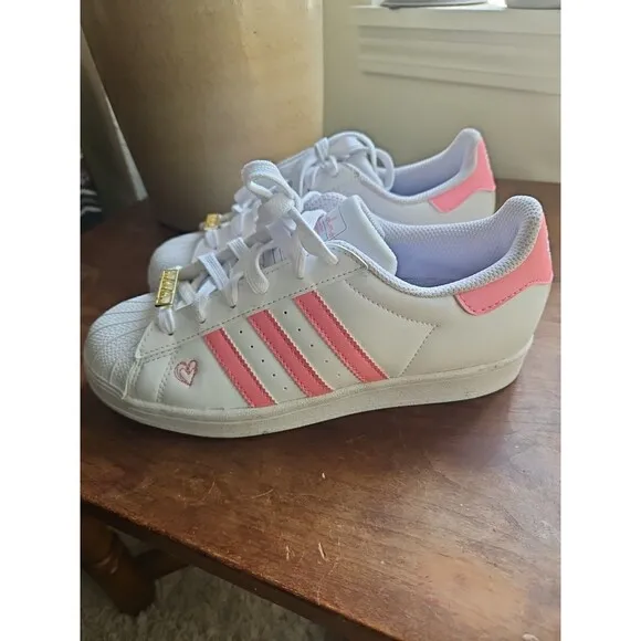 Adidas Superstar J White w/Pink Stripe, Stitched Heart &amp; Flower, Size 5 Girls