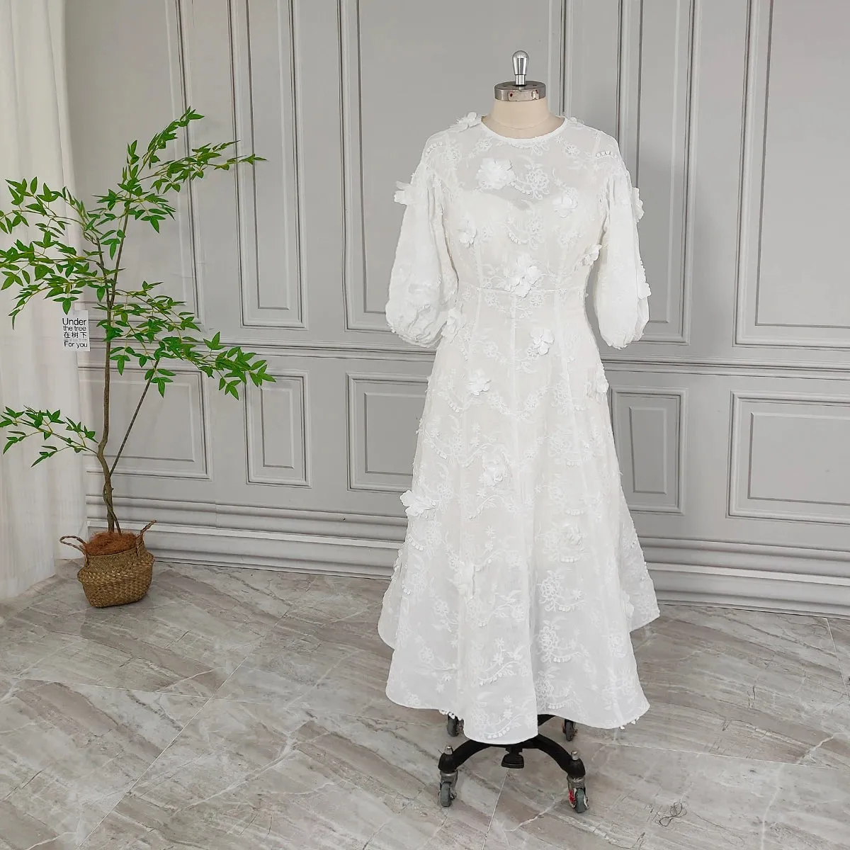 Appliques Lace Wedding Dress For Plus Size Women Modern Zipper Puffy Sleeve