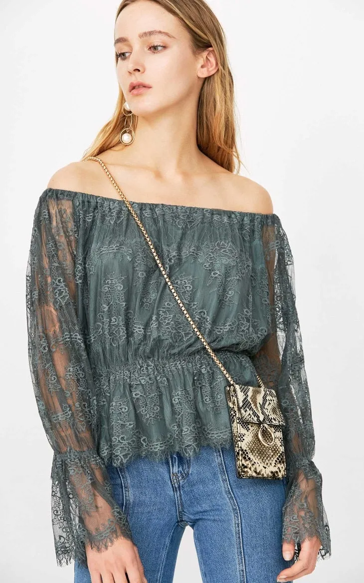Autumn and Winter New Lace Shoulder Horn Sleeve T-shirt