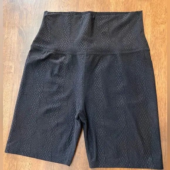 Beyond Yoga High Waist Biker Shorts Womens Snakeskin Casual Activewear Gym SZ L