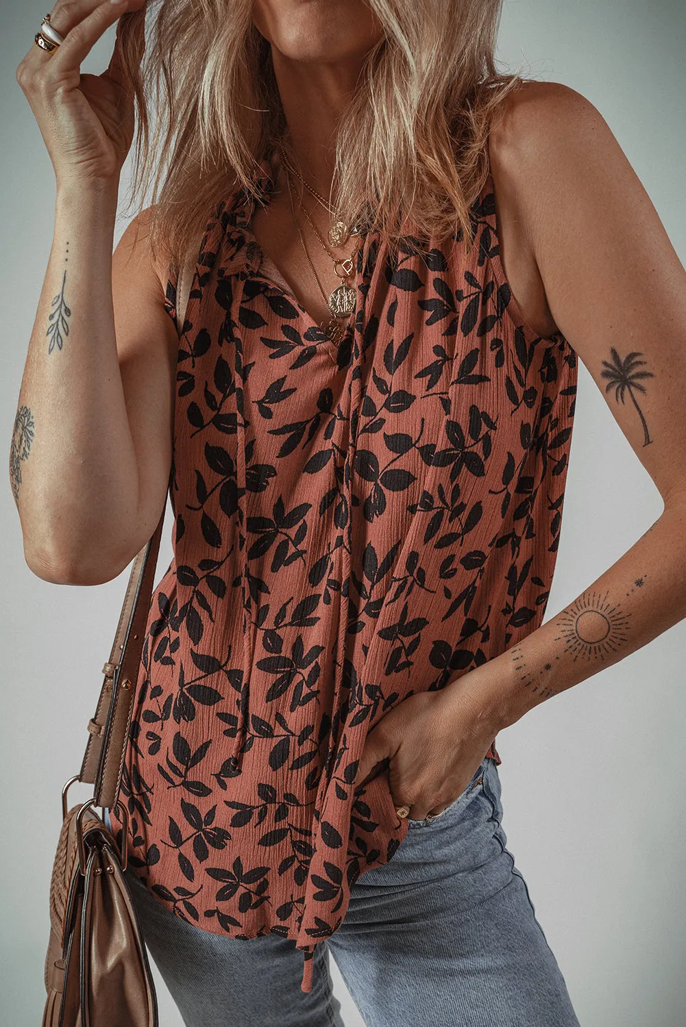 Brown Leaf Print Lace-up V Neck Crinckled Tank Top