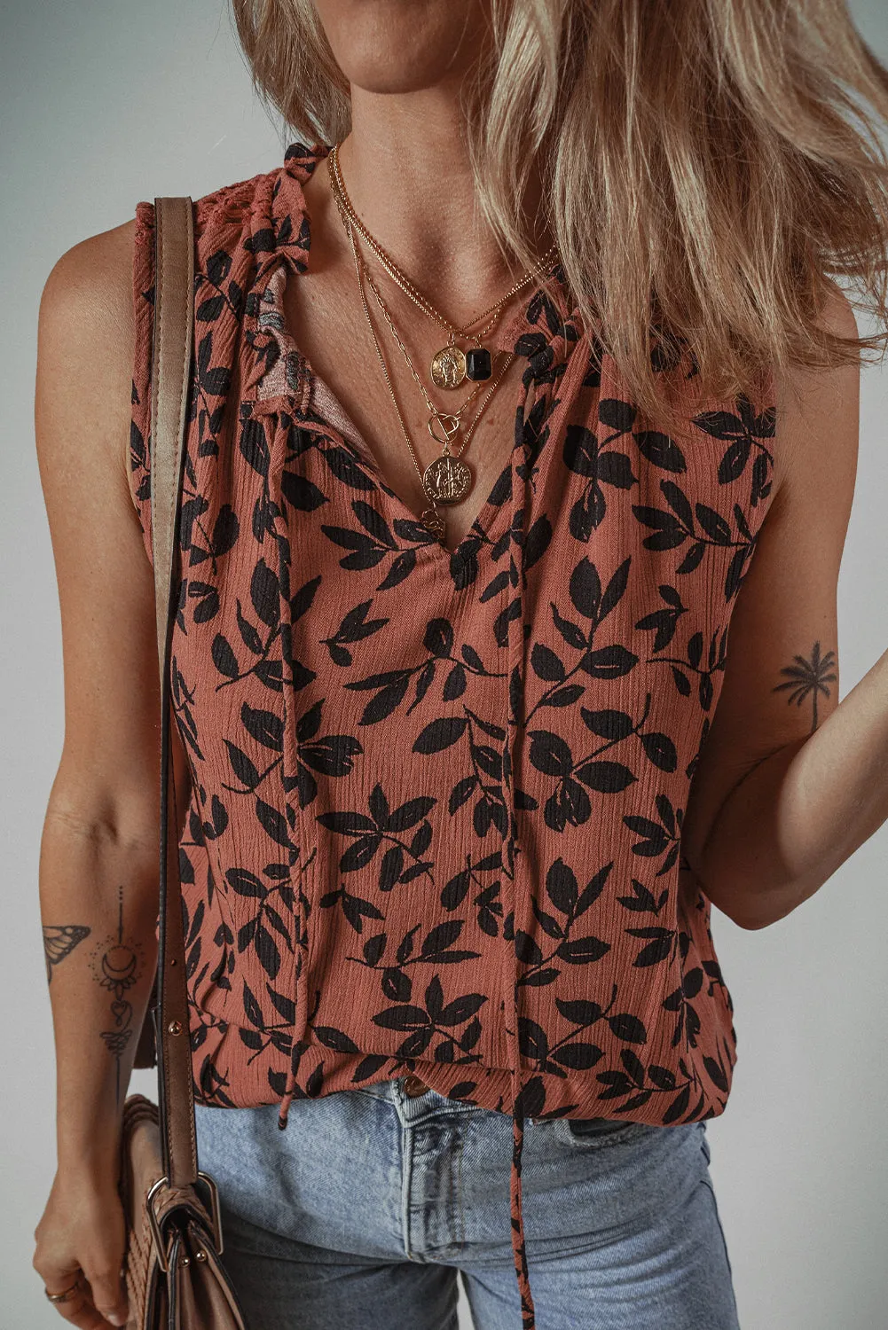 Brown Leaf Print Lace-up V Neck Crinckled Tank Top