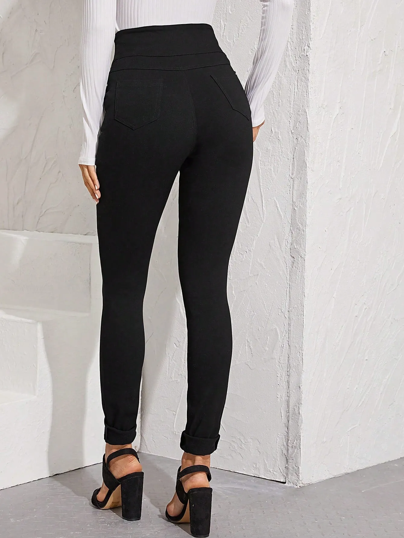 Cherry Vibes: Pantalones Casual Ceñidos para Mujeres en
