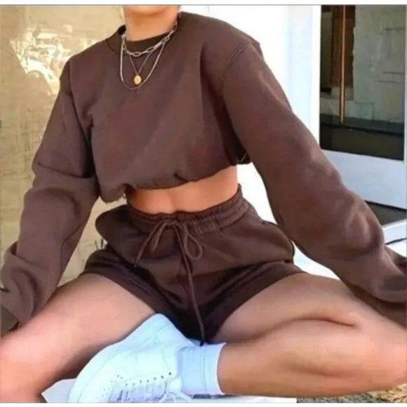 Cozy two-piece sweat shirt and shorts set sz X-large