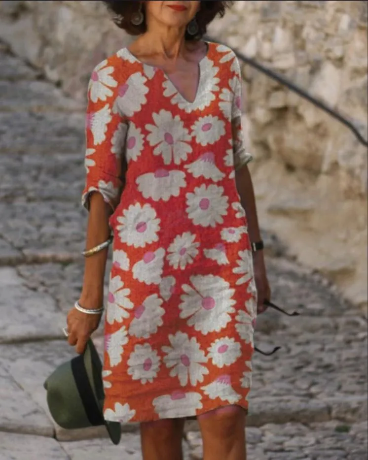 Dolores - Vintage midi dress with V-neckline and half sleeves