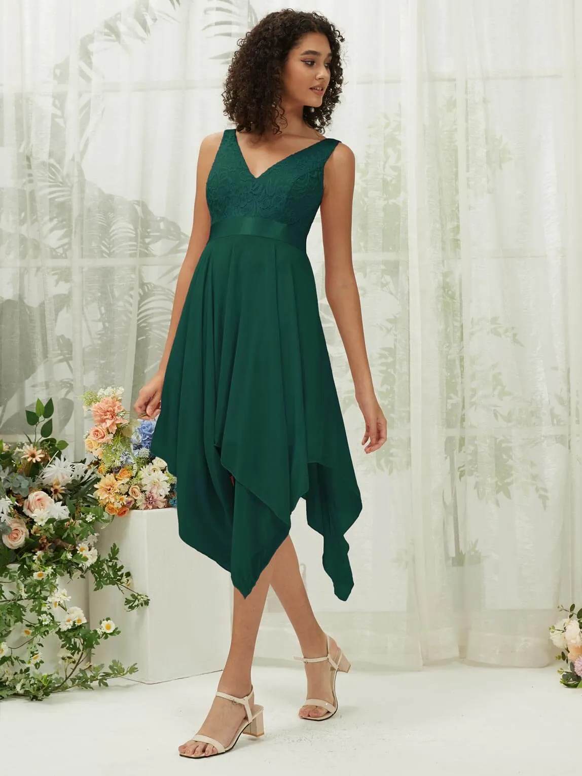 [Final Sale] Emerald Green Lace V-Neck Sleeveless Midi Length Chiffon Flowy Bridesmaid Dresses