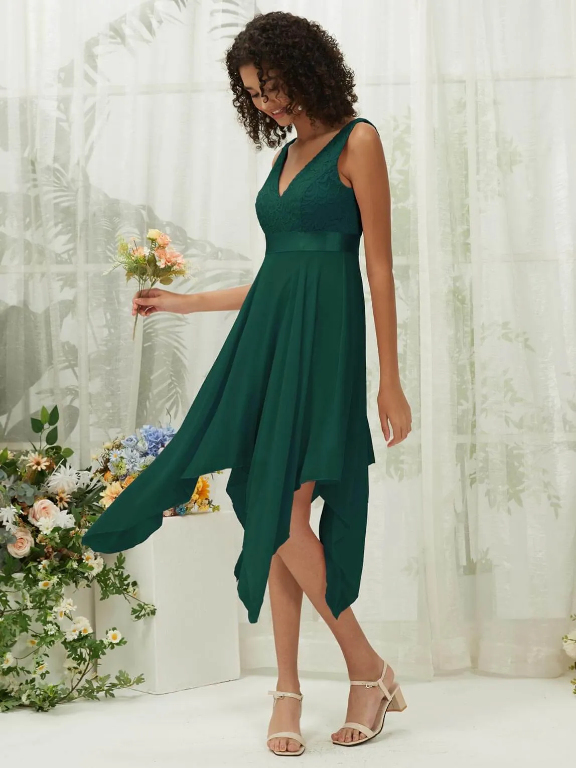 [Final Sale] Emerald Green Lace V-Neck Sleeveless Midi Length Chiffon Flowy Bridesmaid Dresses