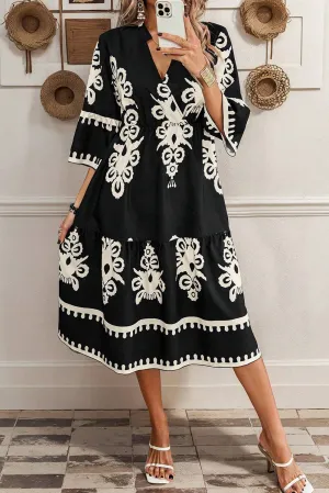 Geometric Print Midi Dress with 3/4 Sleeves and V-Neck