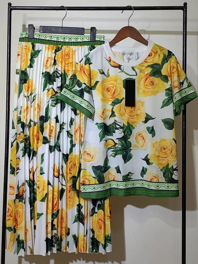 Geometrically printed T-shirt  big swing skirt two-piece