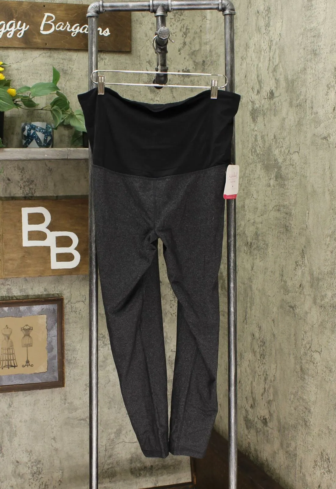 Isabel Maternity by Ingrid & Isabel Crossover Panel Active Leggings