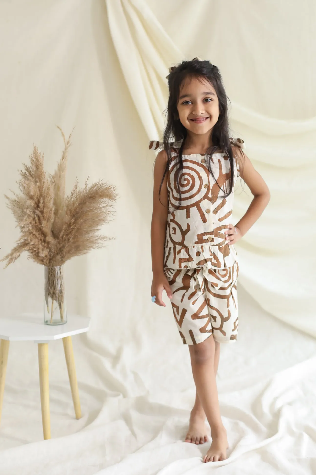 Klingaru Top and Shorts Set - Beige Brown Abstract