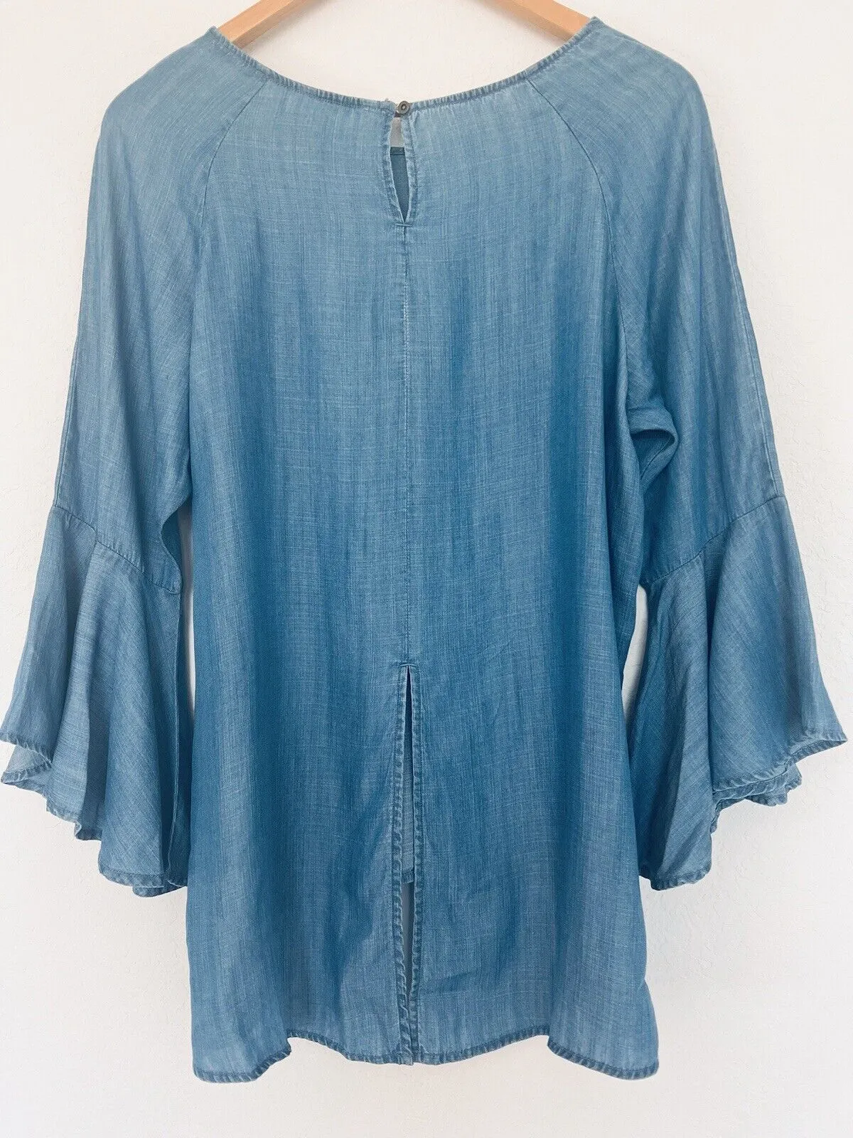 LC Lauren Conrad Denim Blue Blouse Sz L Back Tail Detail Flared Sleeves Boho