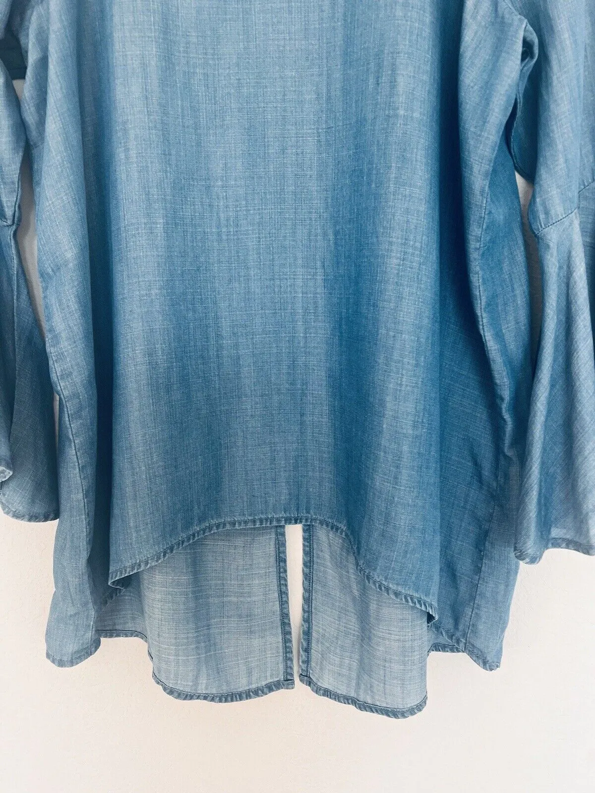 LC Lauren Conrad Denim Blue Blouse Sz L Back Tail Detail Flared Sleeves Boho