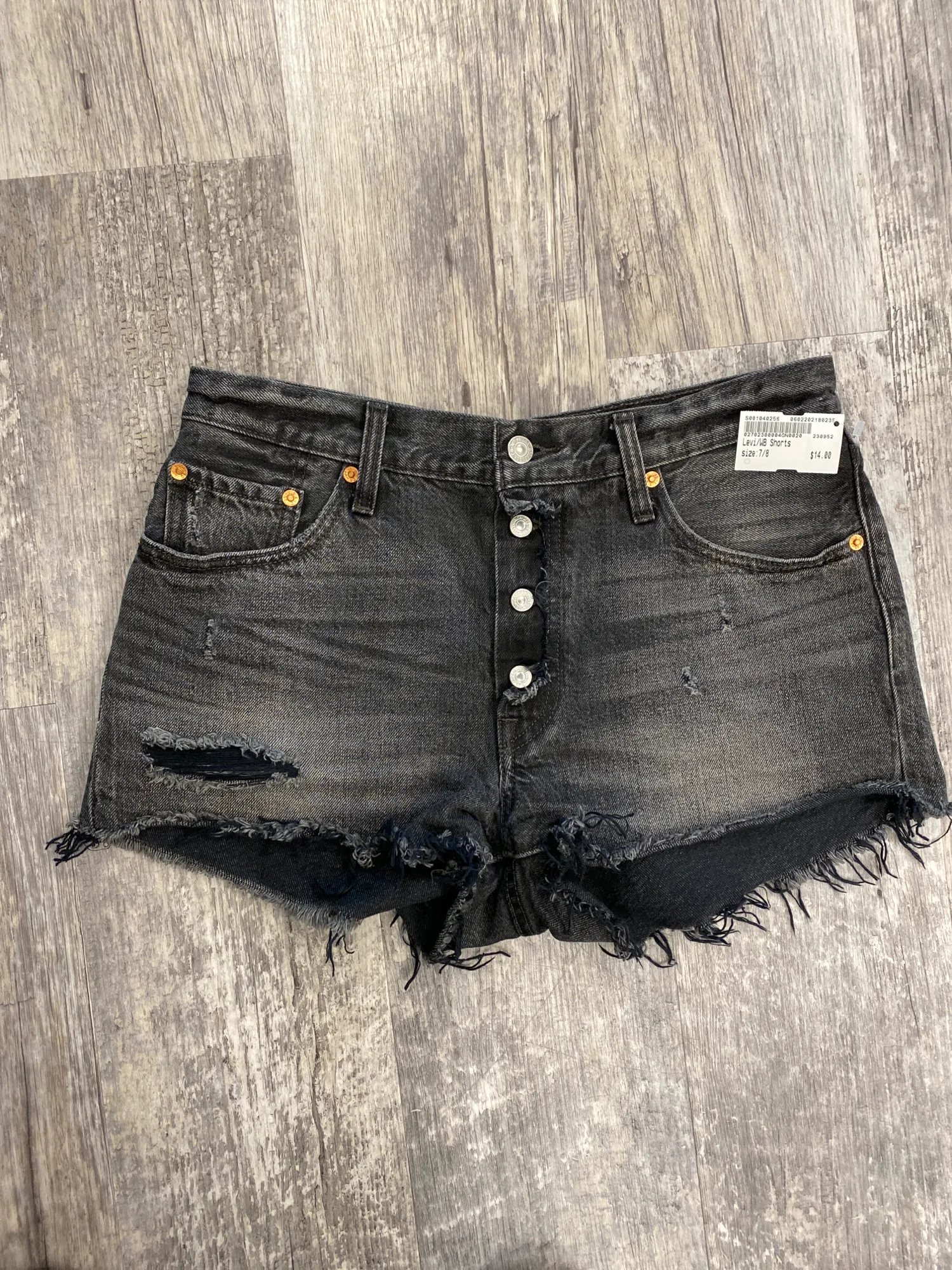 Levi Shorts Size 7/8