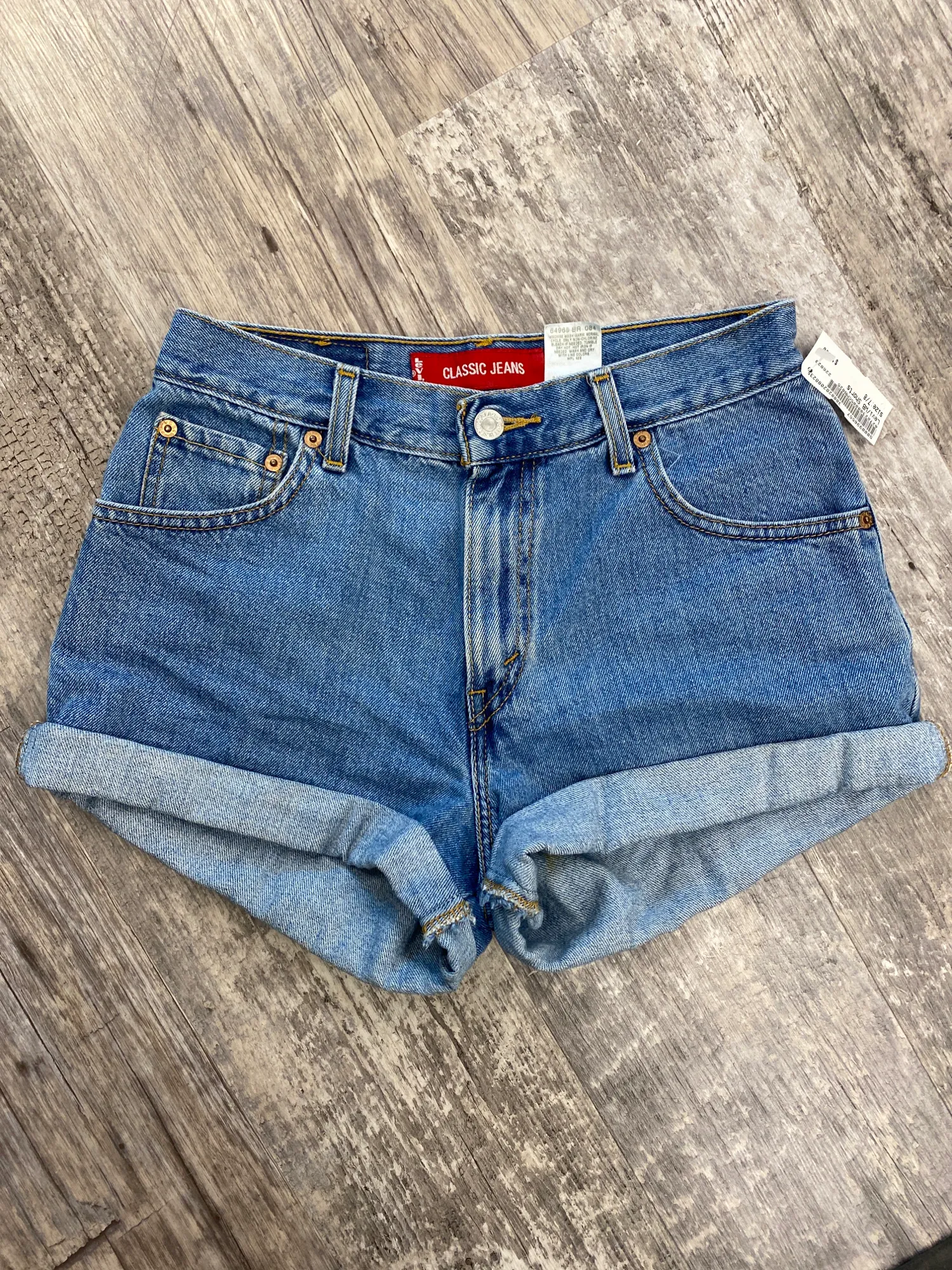 Levi Shorts Size 7/8