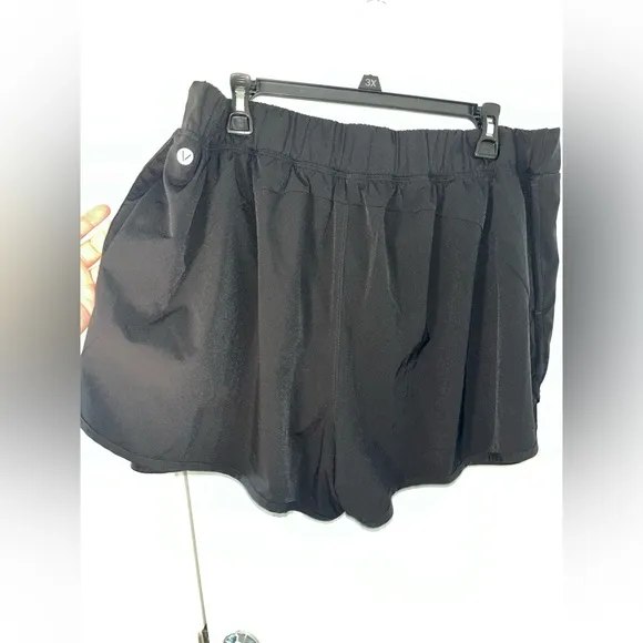 LIVI by Lane Bryant Athletic Black Spandex Active Shorts with Pockets  Sz 18/20