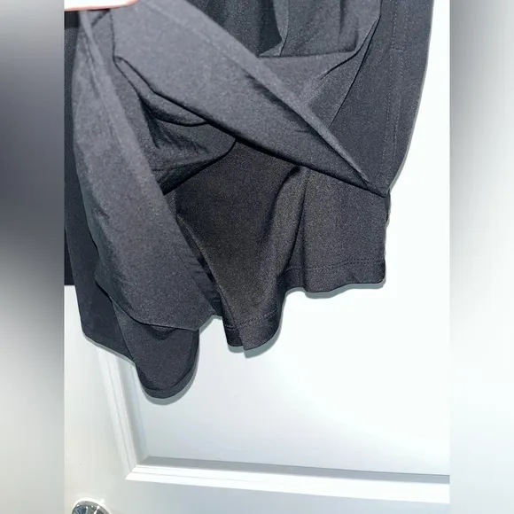 LIVI by Lane Bryant Athletic Black Spandex Active Shorts with Pockets  Sz 18/20