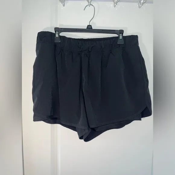 LIVI by Lane Bryant Athletic Black Spandex Active Shorts with Pockets  Sz 18/20