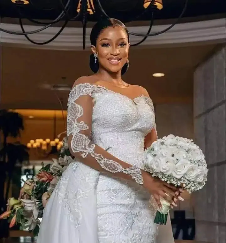 long sleeve Lace mermaid wedding dress Detachable bridal gown
