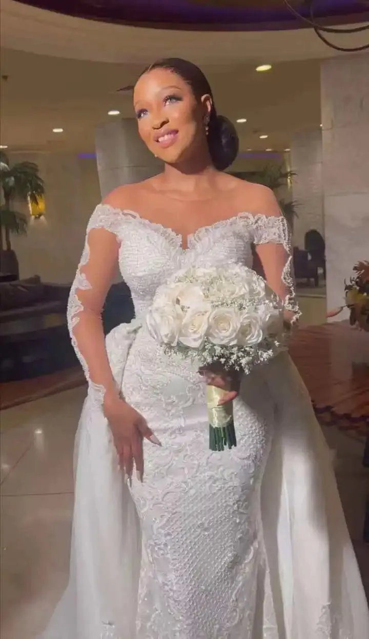 long sleeve Lace mermaid wedding dress Detachable bridal gown