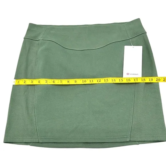 Lululemon Scuba HR Mini Skirt Size XL