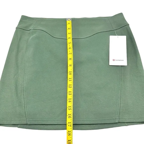Lululemon Scuba HR Mini Skirt Size XL