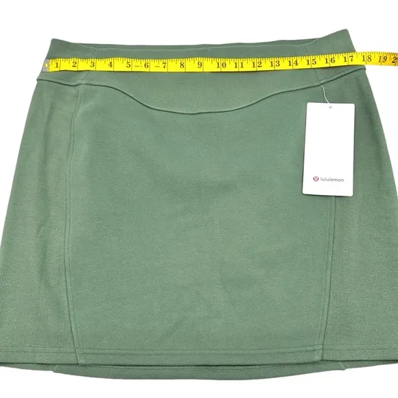 Lululemon Scuba HR Mini Skirt Size XL