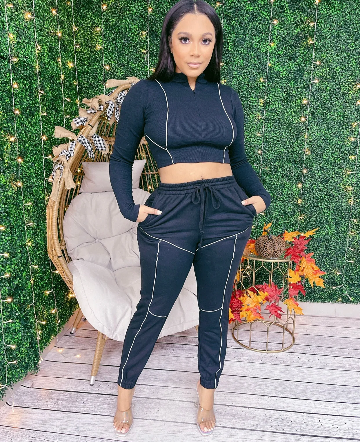 MEDIUM LEFT! Two-Piece Piping Crop Top Set!