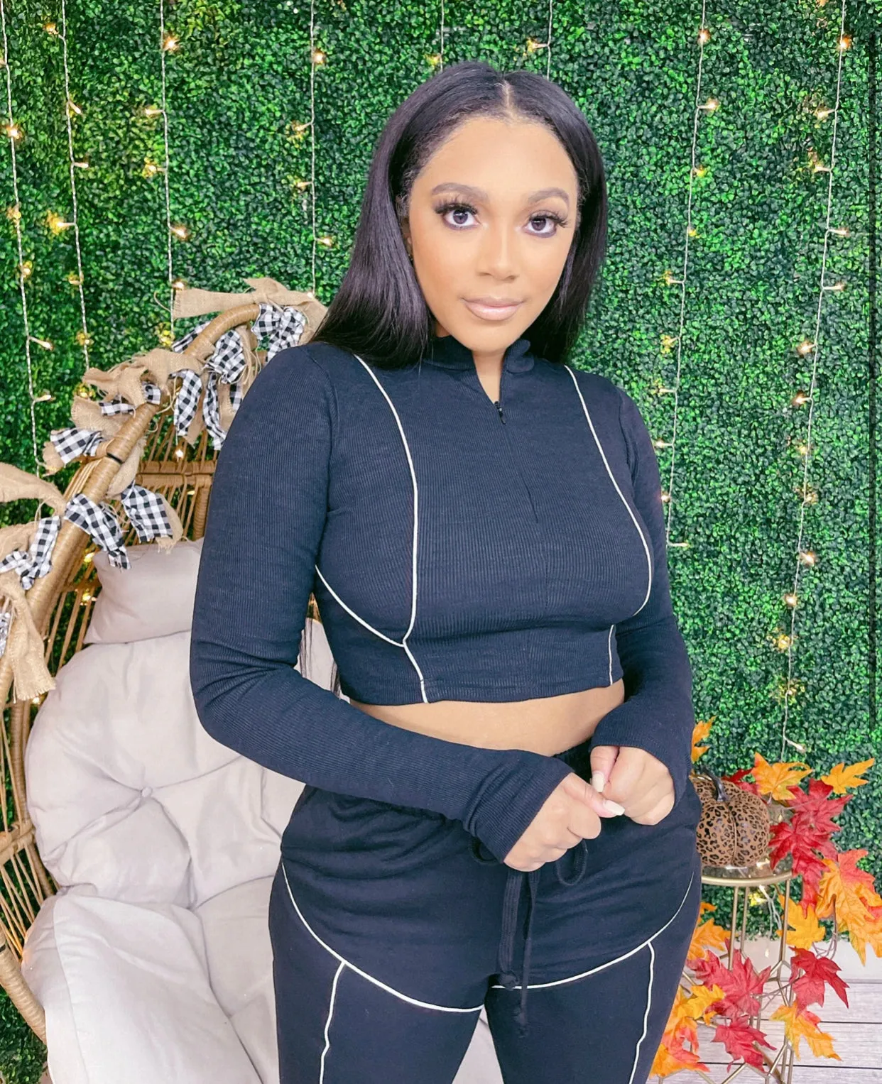 MEDIUM LEFT! Two-Piece Piping Crop Top Set!