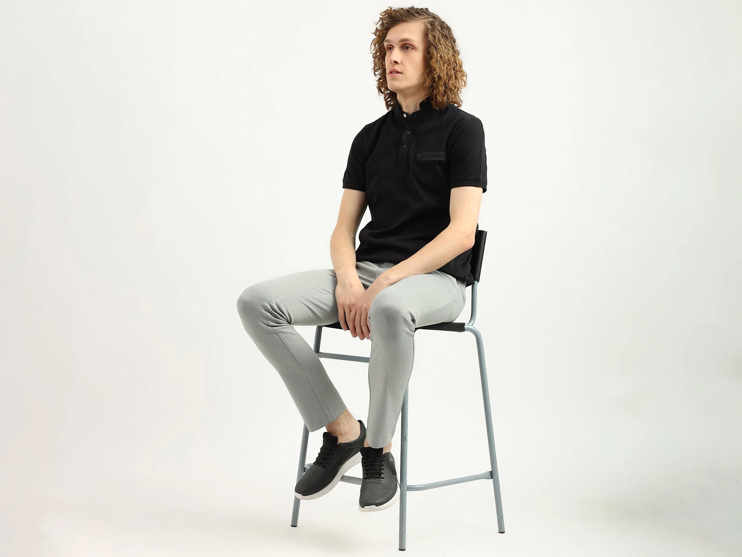 Men Solid Slim Fit Trousers