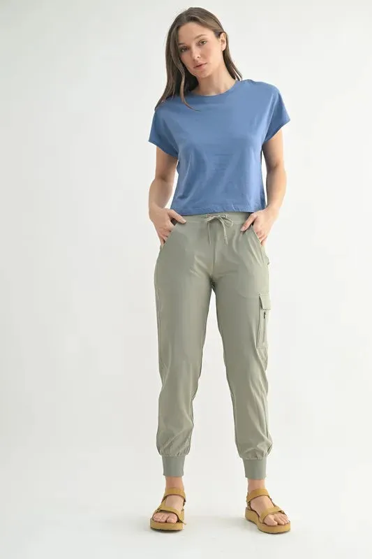 MONO B High-Waisted Capri Active Joggers With Pockets