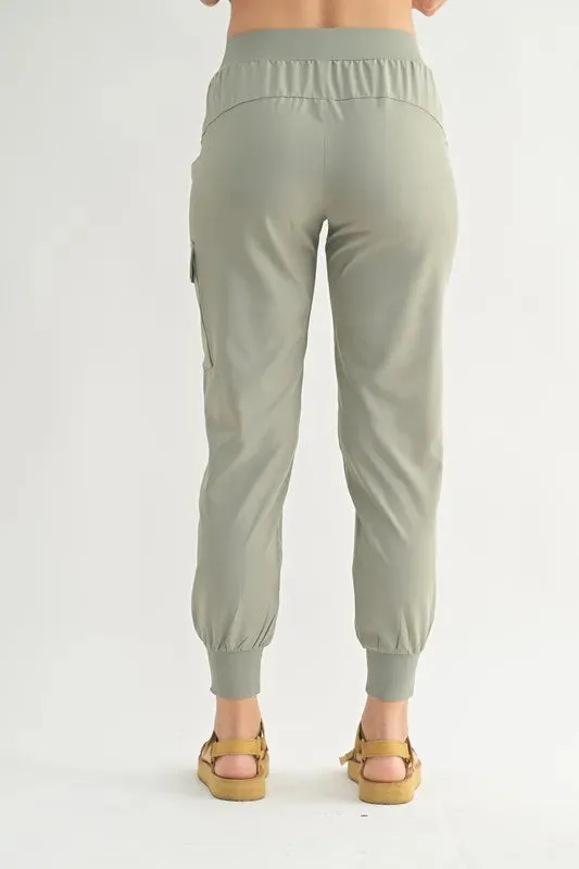 MONO B High-Waisted Capri Active Joggers With Pockets