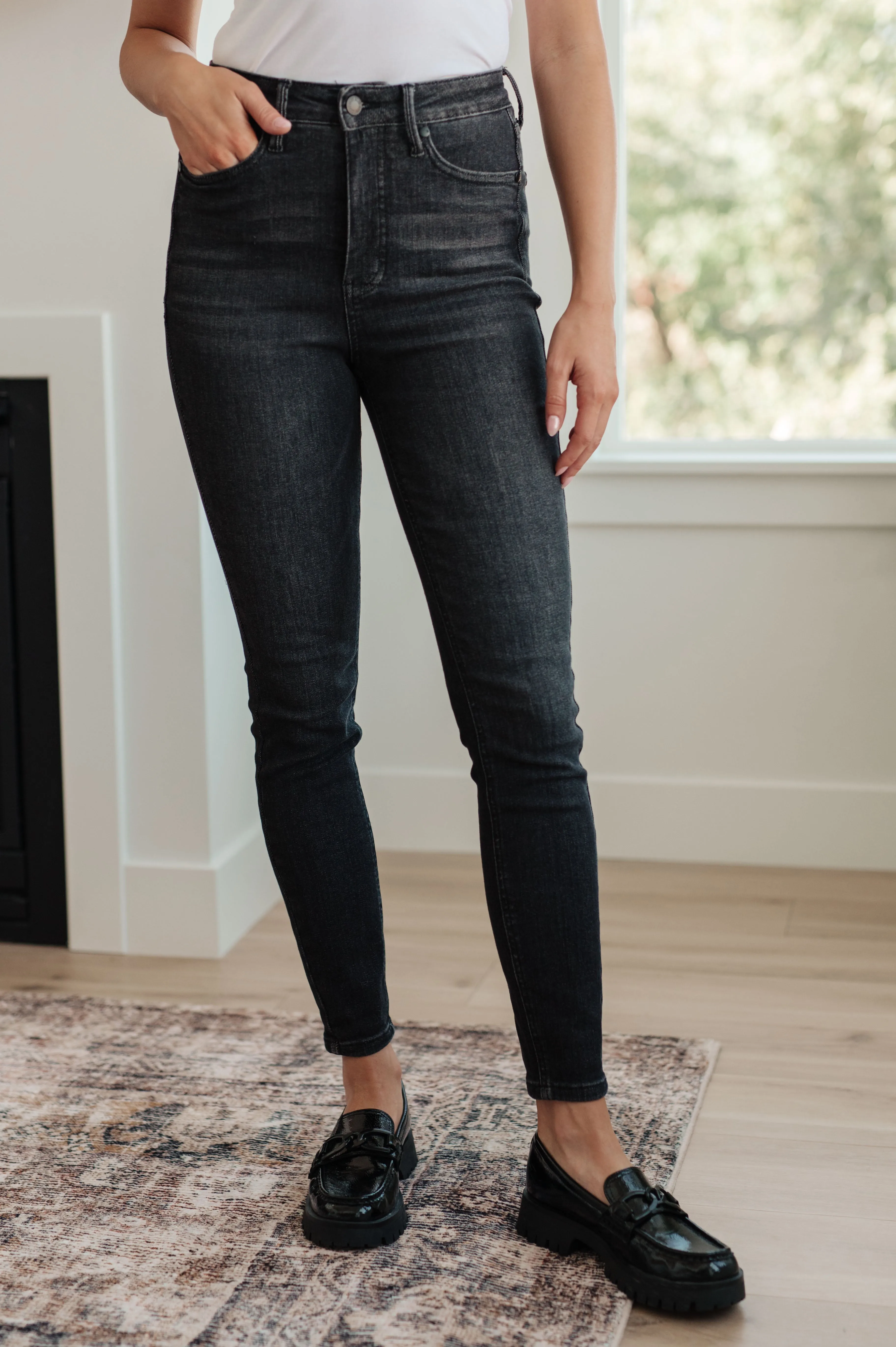 Octavia High Rise Control Top Skinny Jeans in Washed Black - Judy Blue