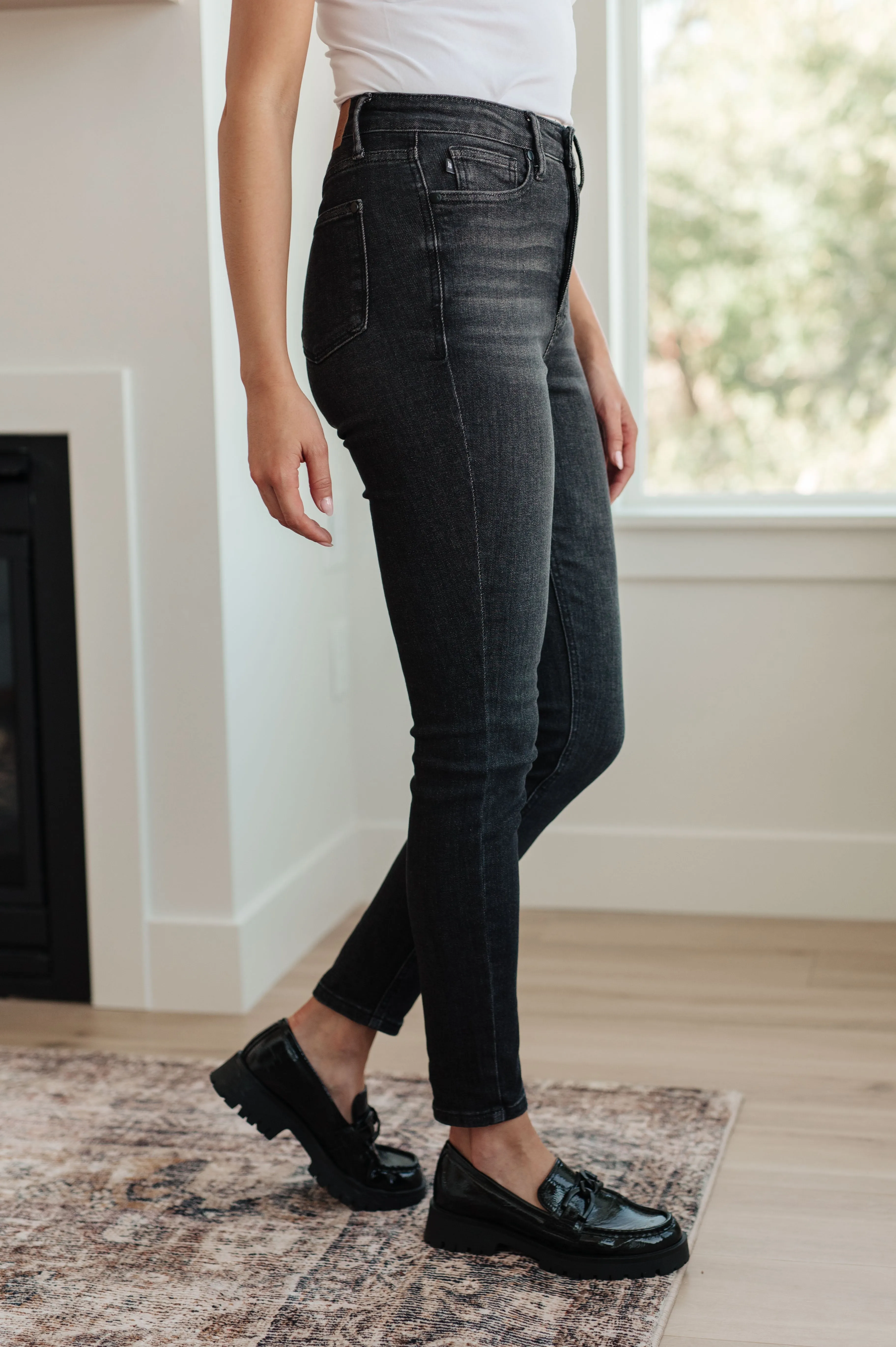 Octavia High Rise Control Top Skinny Jeans in Washed Black - Judy Blue