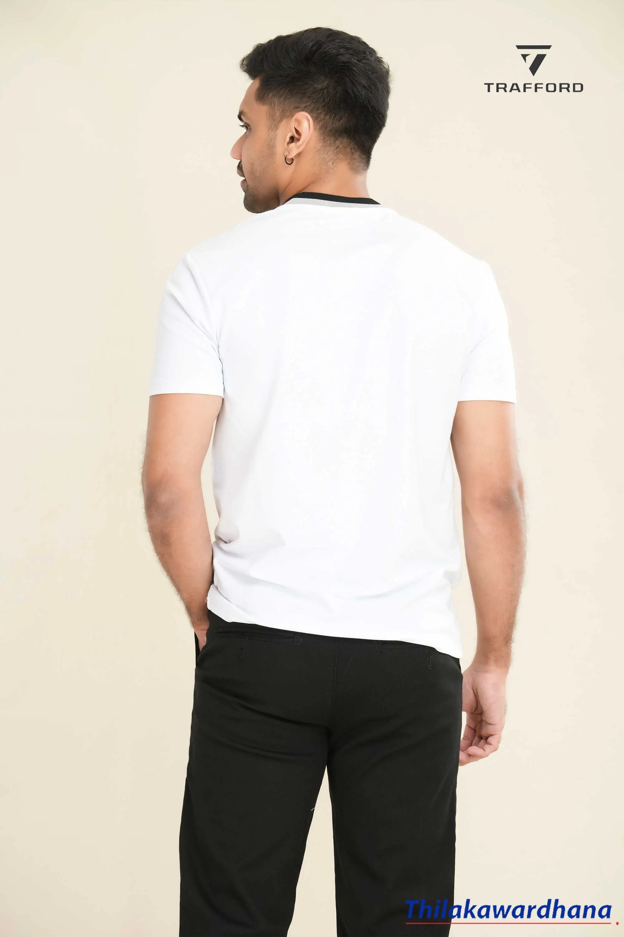 Printed Contrast V Neck T Shirt