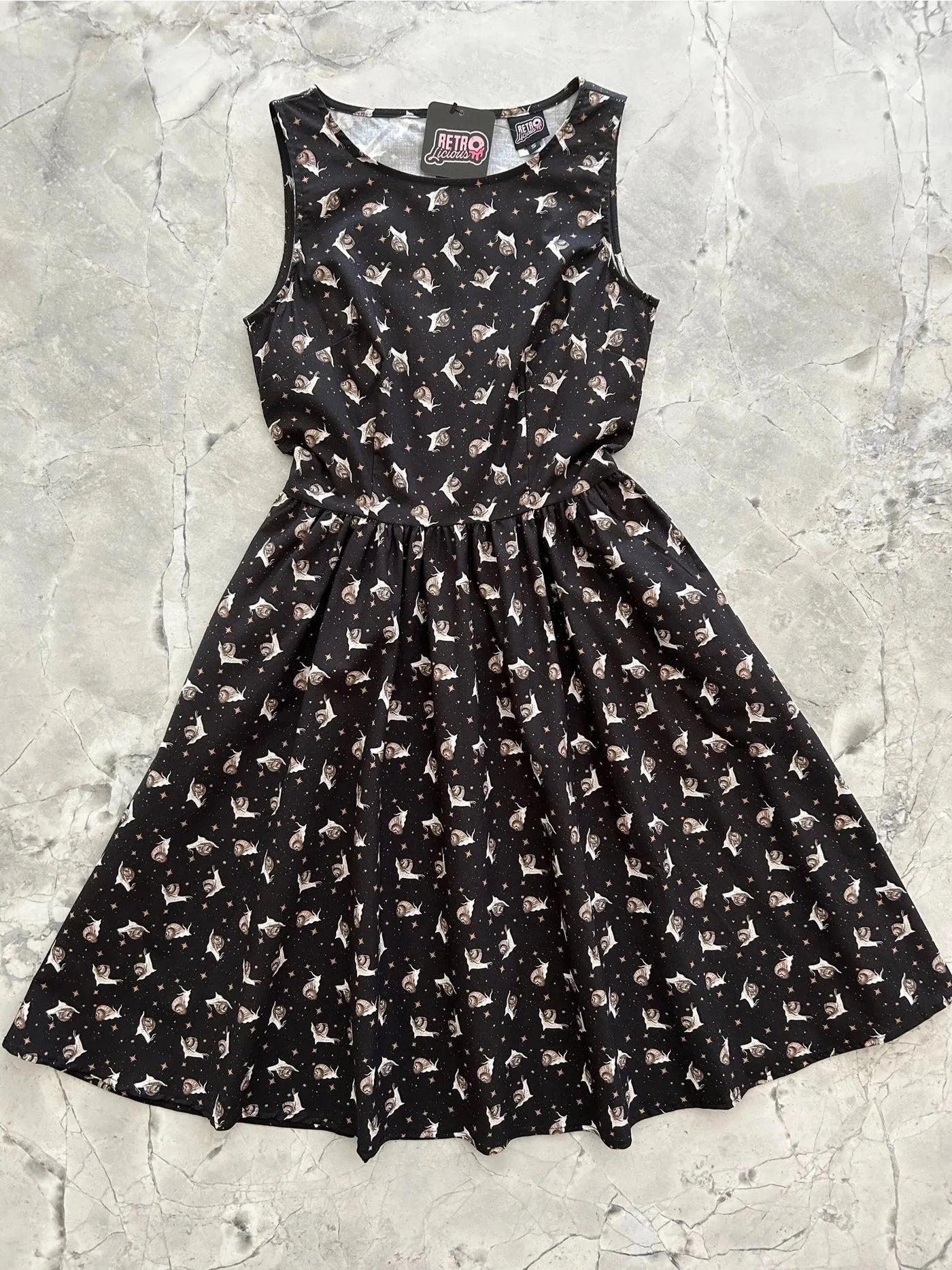 Retrolicious Gastropod Snails Glamour Vintage Dress Black