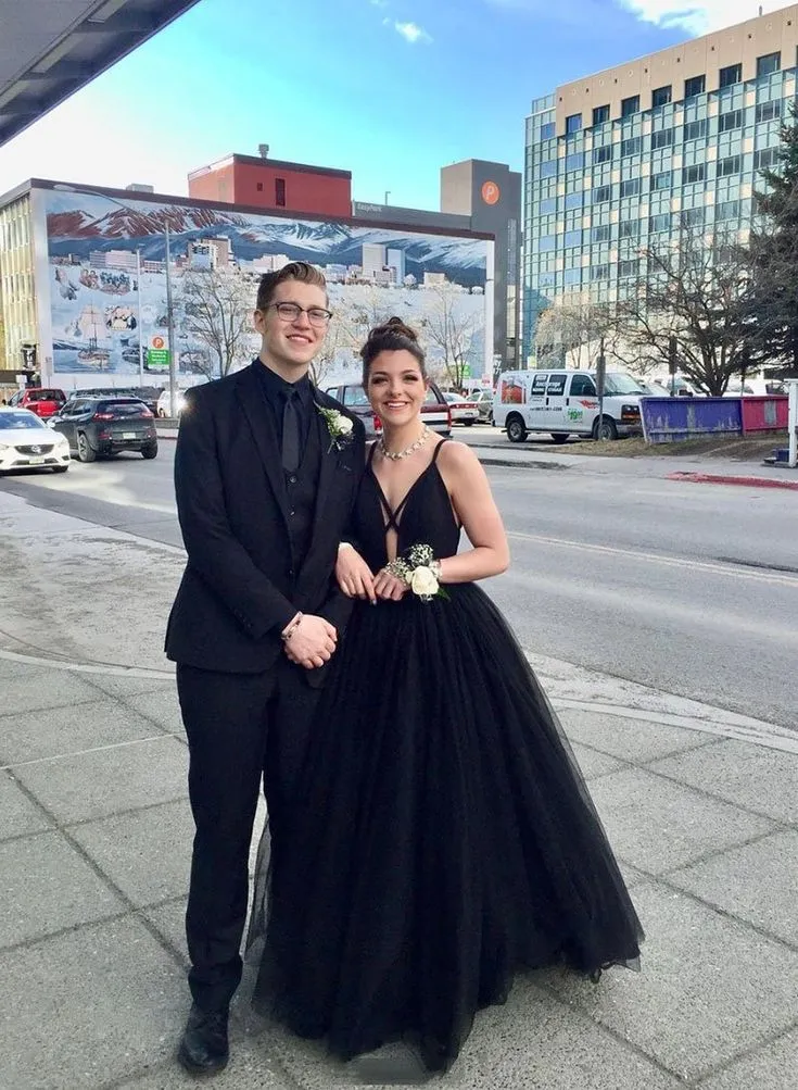 Simple Gothic Wedding Dress Black Tulle Princess Prom Dresses Sleeveless