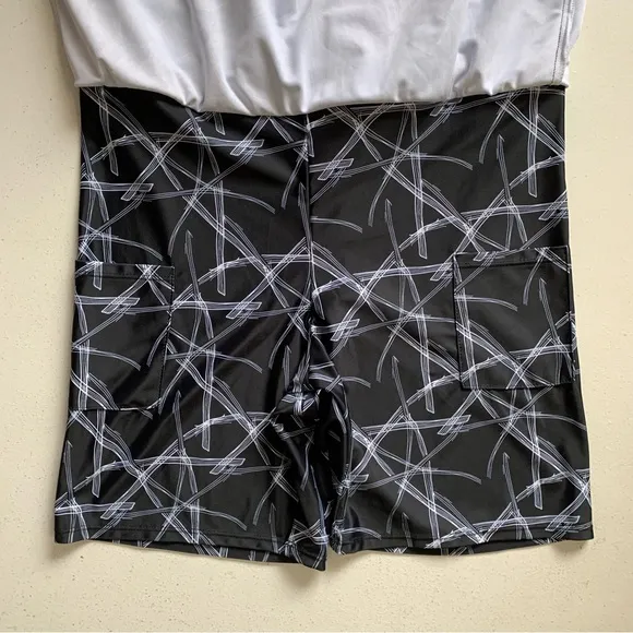 Skort Obsession Size Large Black &amp; White Floral Print Etch A Sketch Skort NWT