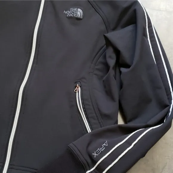 THE NORTH FACE BLACK APEX BIONIC SOFTSHELL ATHLETIC JACKET LIKE NEW SIZE SMALL
