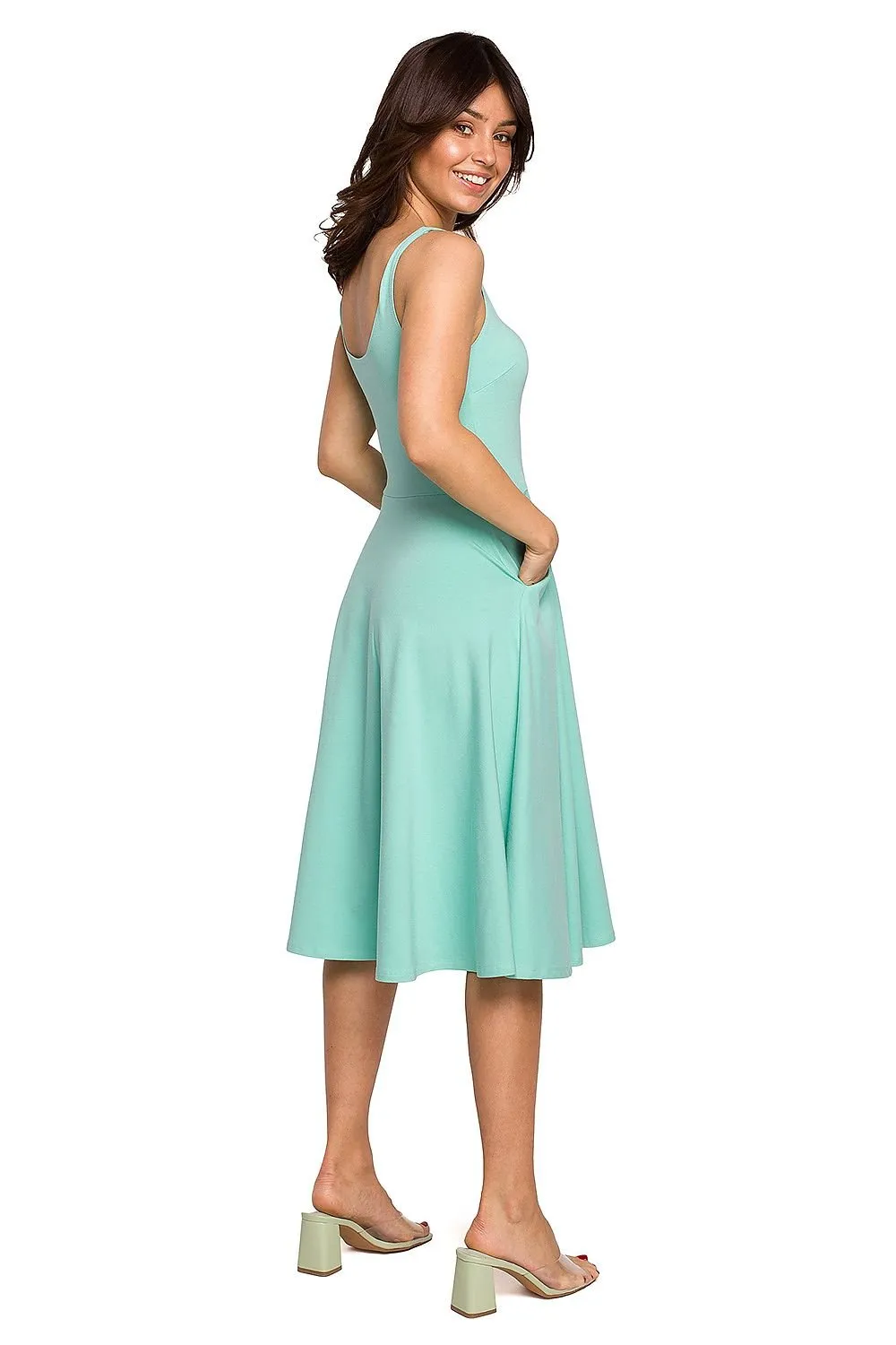 Thin shoulder straps flared bottoms day dress