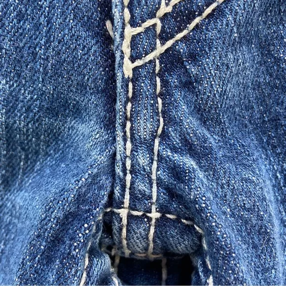 True Religion Jeans Women’s 25 Low Rise Slim Straight Medium Blue Wash Bottoms