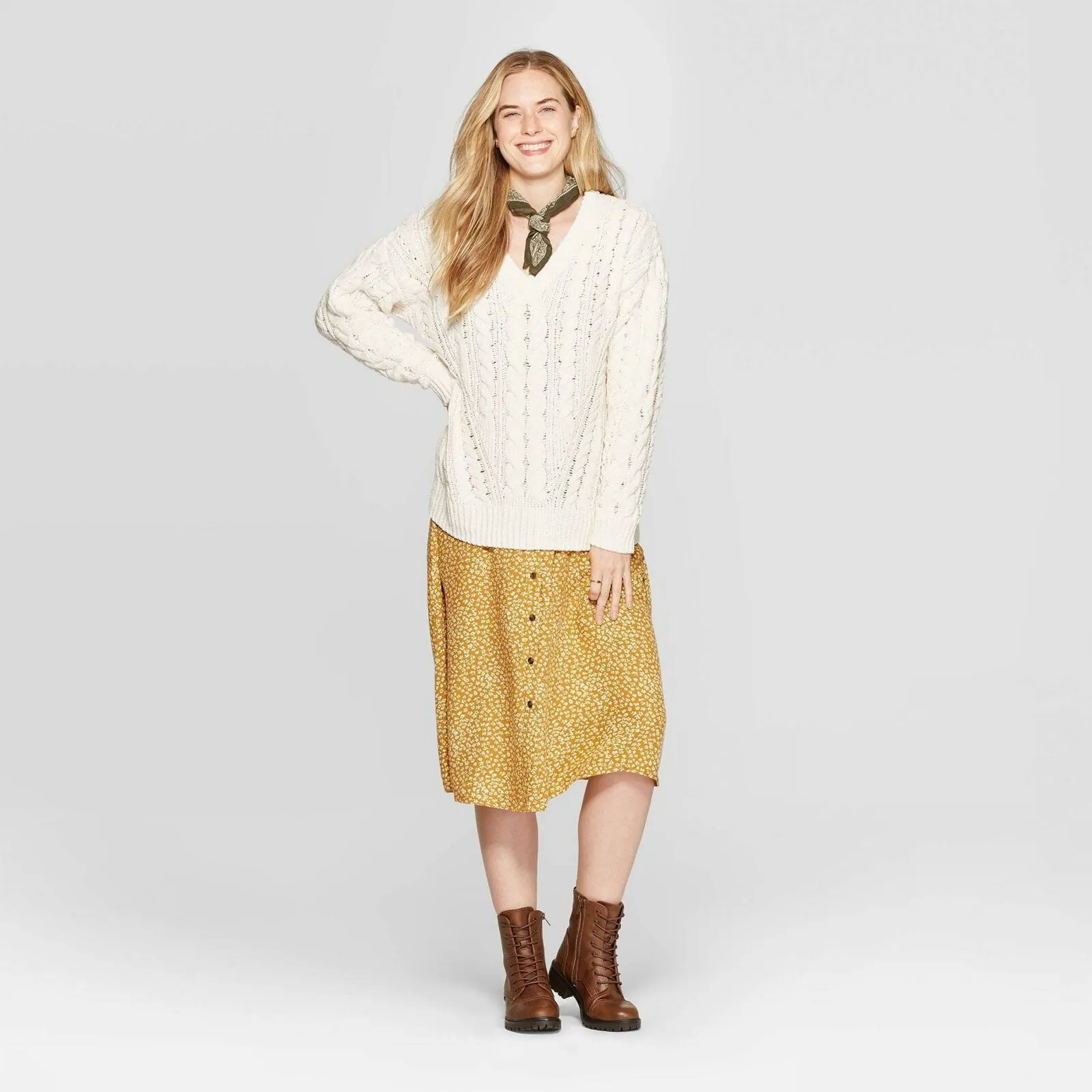 Universal Thread Women's Ribbed Cuff V-Neck Cable Chenille Pullover Sweater