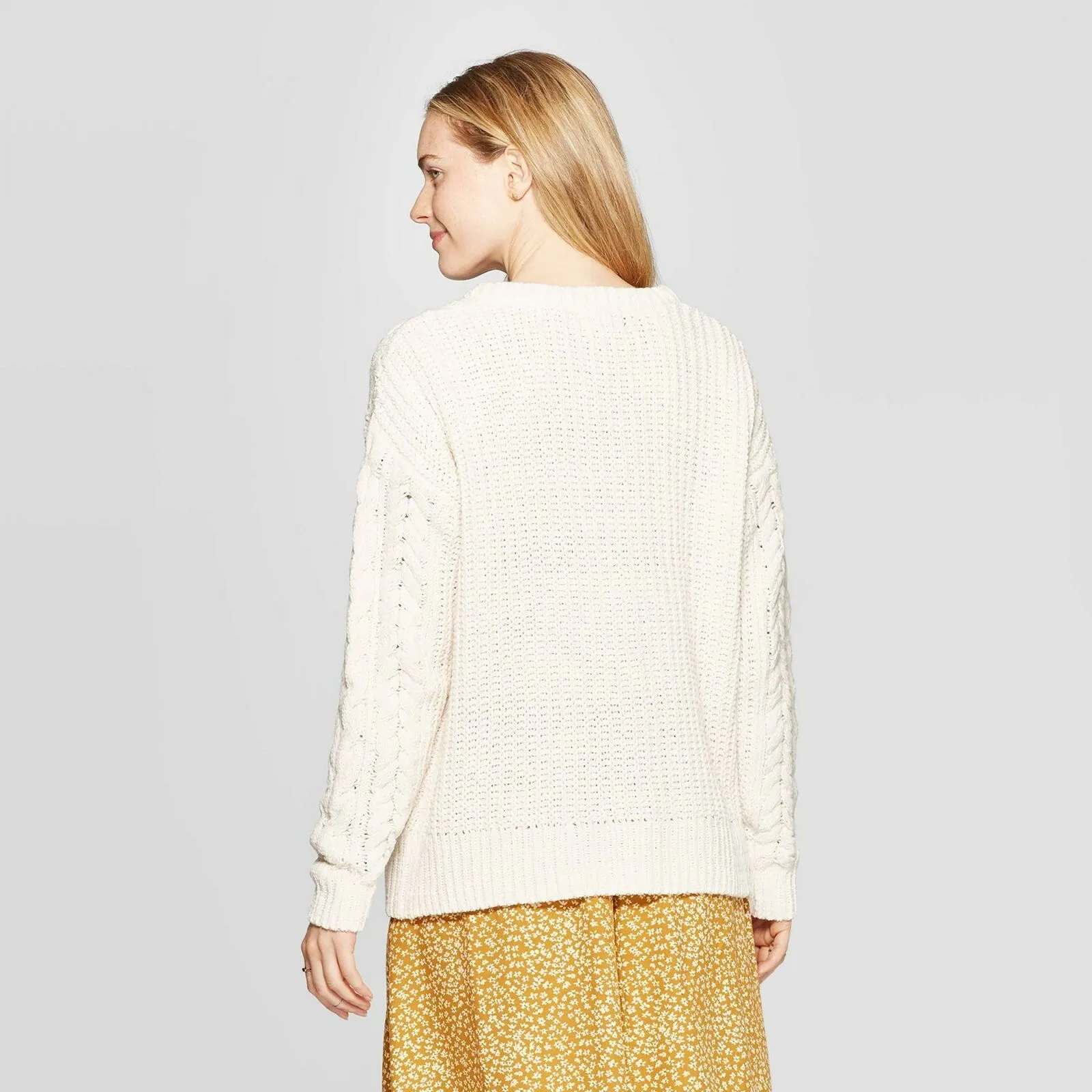 Universal Thread Women's Ribbed Cuff V-Neck Cable Chenille Pullover Sweater