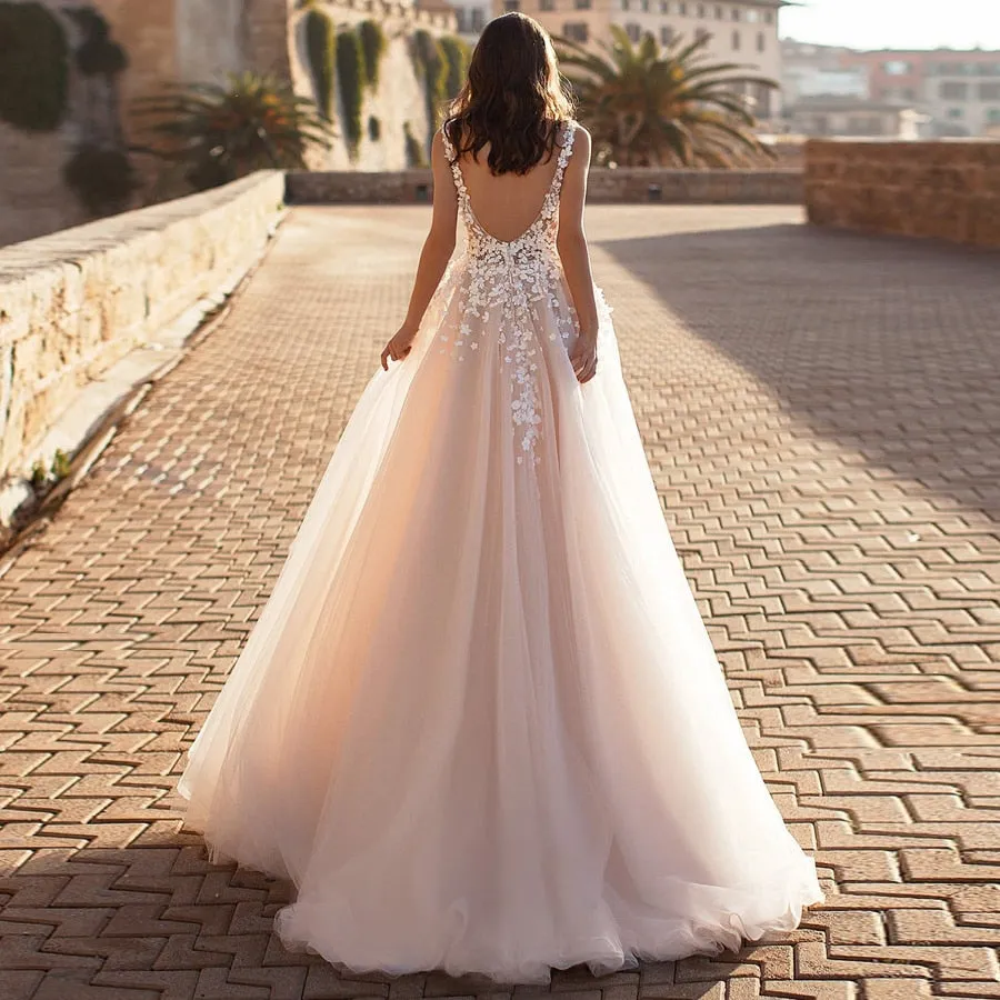 V-neck Sleeveless Wedding Dress Applique Tulle A-line Bridal Wedding Gowns
