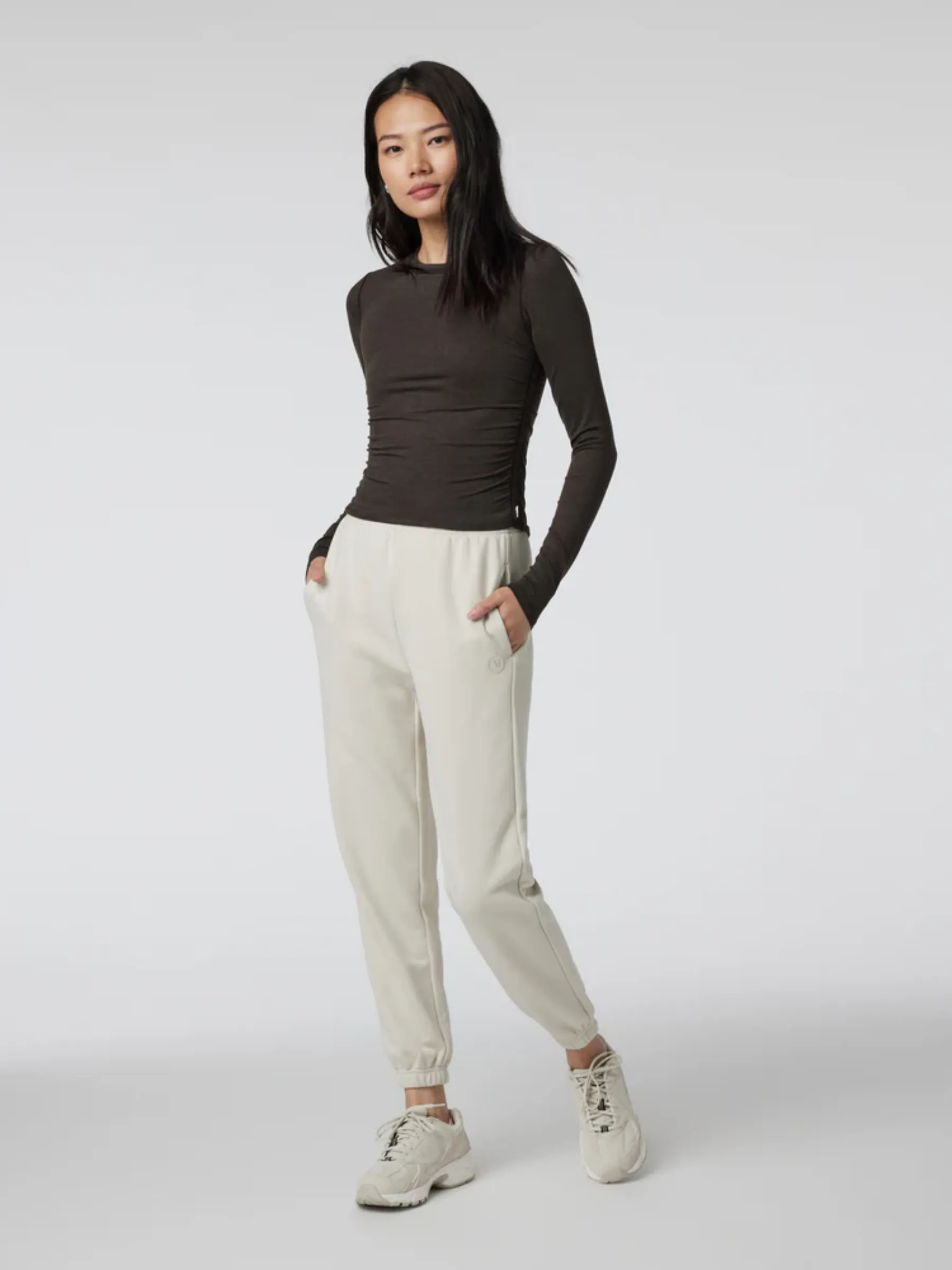 Vuori Women's Long Sleeve Halo Ruched DreamKnit™ Tee