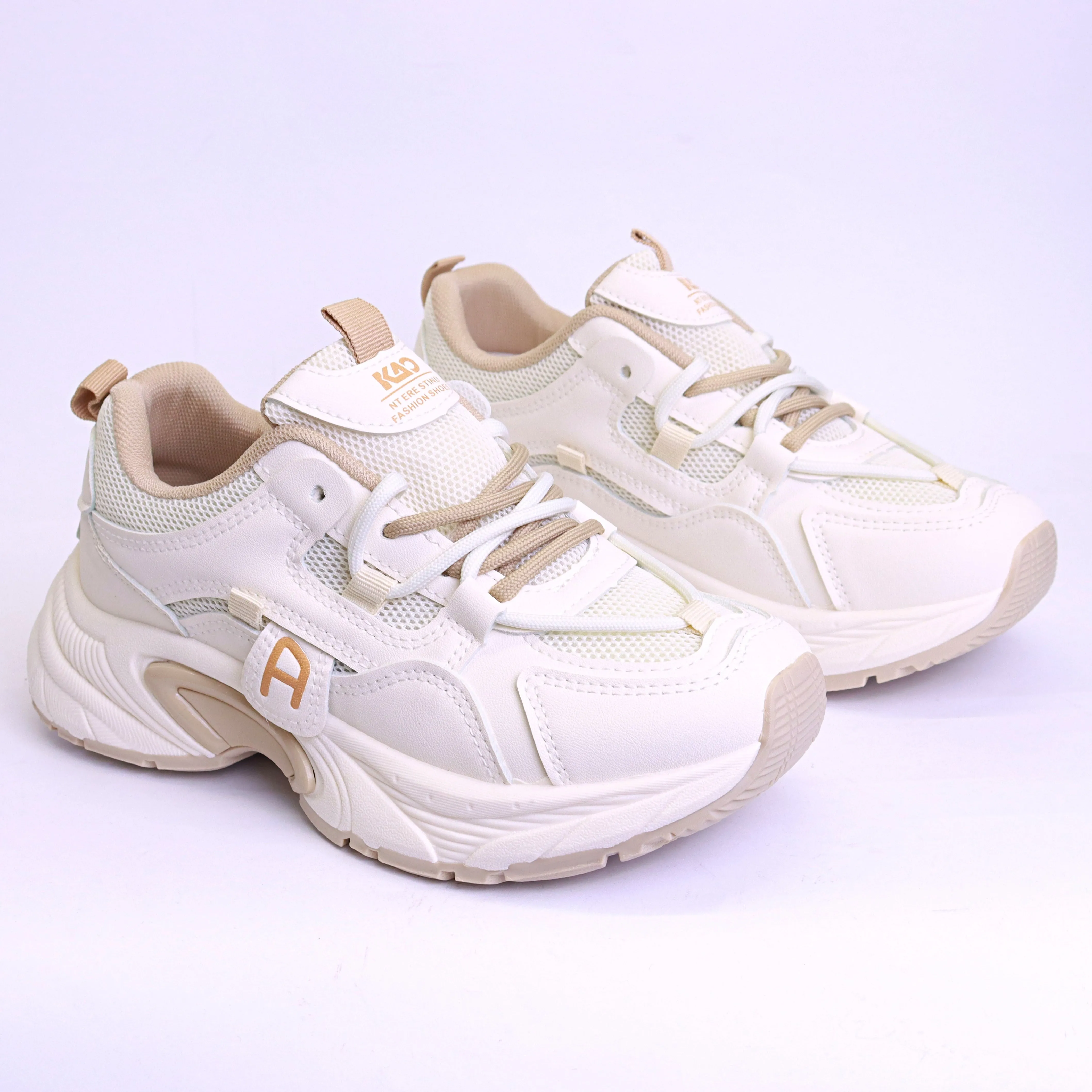 WOMEN JOGGER LACE-UP