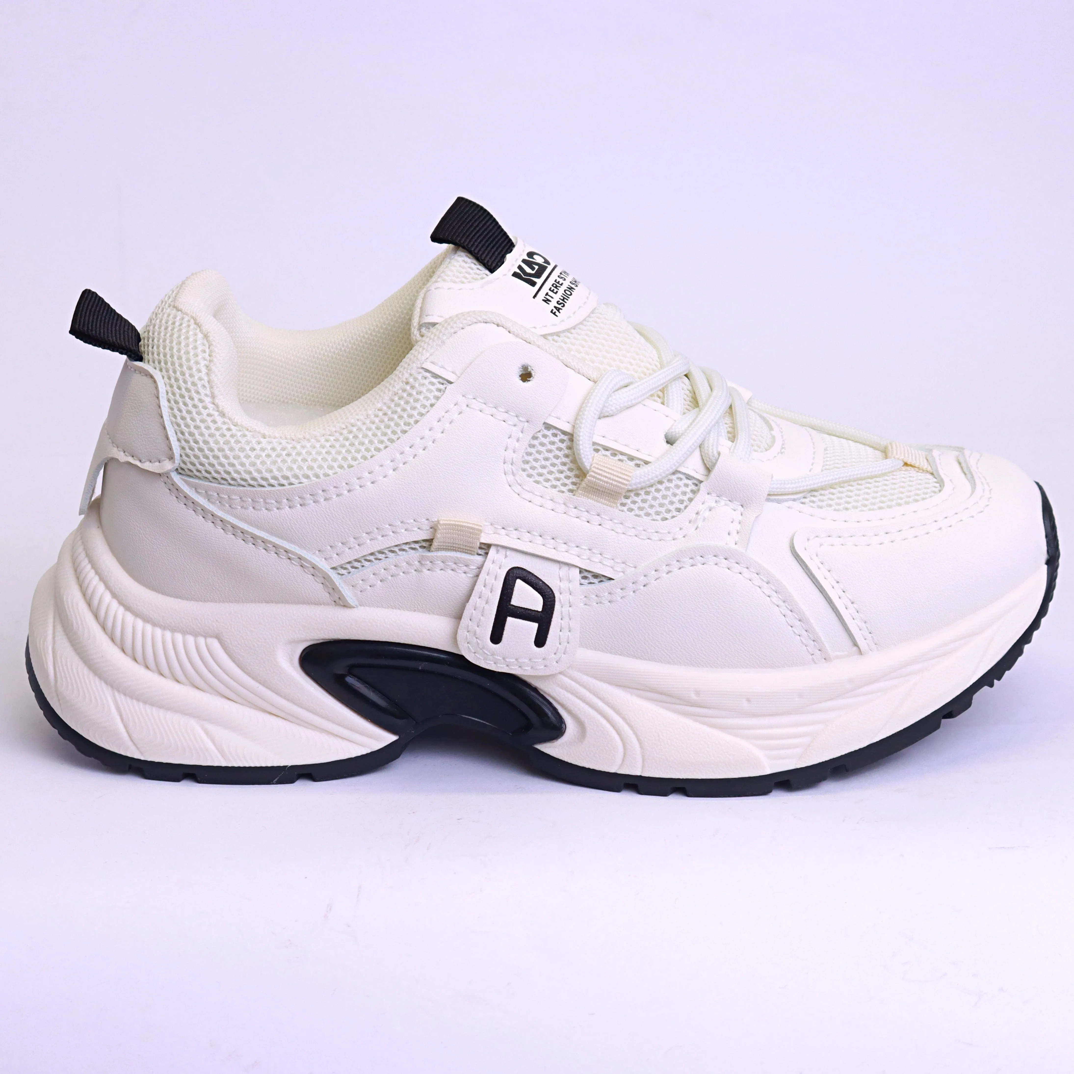 WOMEN JOGGER LACE-UP
